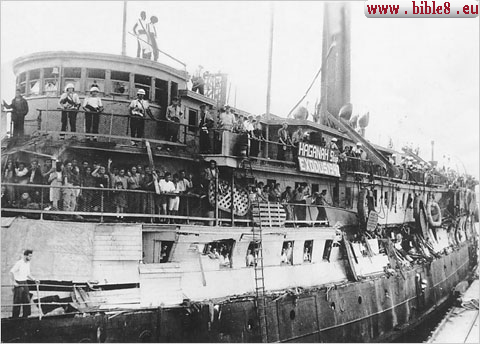 Das Schiff Exodus als jüdisches Flüchtlingsschiff Exodus 1947 (mit vollem Namen eigentlich Exodus from Europe 1947). Exodus in Begleitung der britischen Kriegsschiffe erreichte gegen 16 Uhr Haifa. Die Exodus-Passagiere wurden direkt in die drei bereitliegenden Deportationsschiffe verlegt und nach den Hamburger Hafen geschickt. Dort wurden die Passagiere vor den Augen der internationalen Presse mit Gewalt von Deck gebracht und in die dafür umgebauten Lager Pköppendorf und Am Stau bei Lübeck verbracht, wo sie interniert wurden