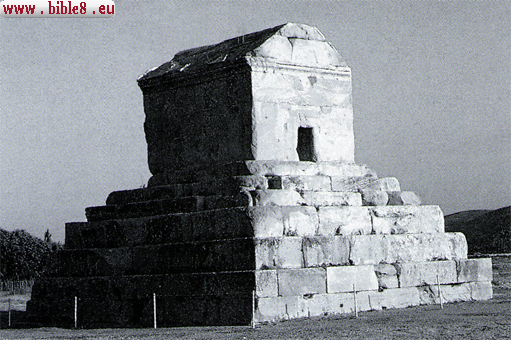 Der Grab vom Kkönig Kyros, der die Rückkehr der Jüden zurück nach Jerusalem ermköglichte