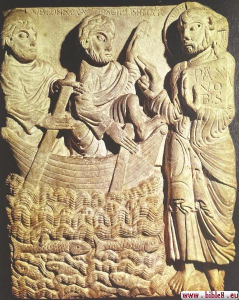 Изображение на слоновой кости встречи Иисуса с рыбаками.